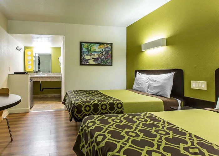 Rodeway Inn Downtown Hanford