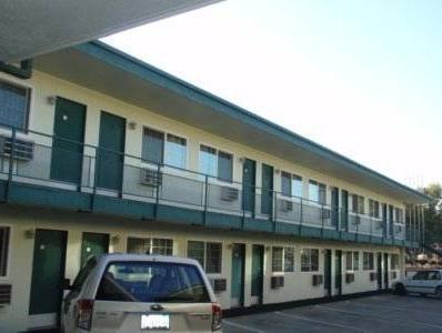 Rodeway Downtown Hanford