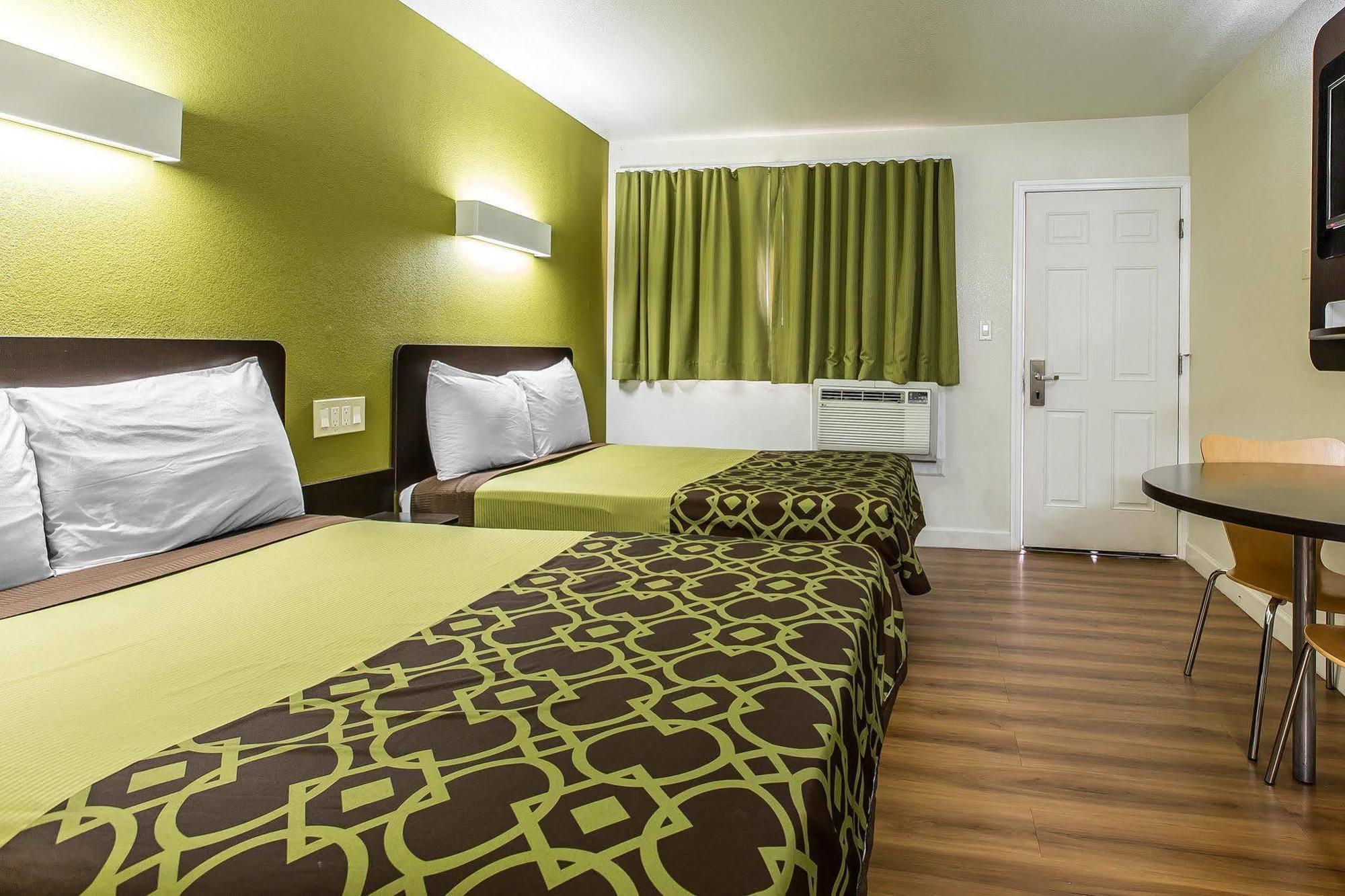 Rodeway Downtown 2*